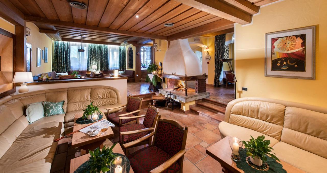 Hotel Cavallino Bianco - Weisses Roessl Сан-Кандидо Экстерьер фото