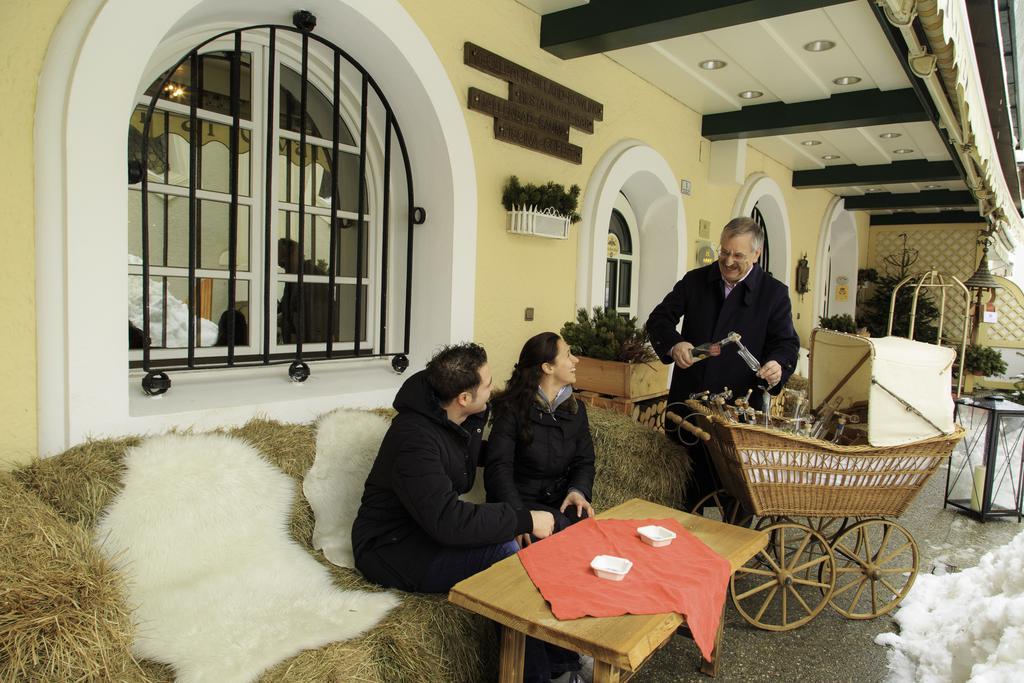 Hotel Cavallino Bianco - Weisses Roessl Сан-Кандидо Экстерьер фото