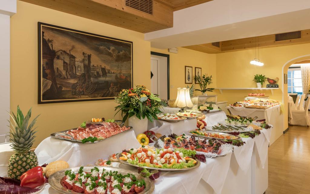 Hotel Cavallino Bianco - Weisses Roessl Сан-Кандидо Экстерьер фото